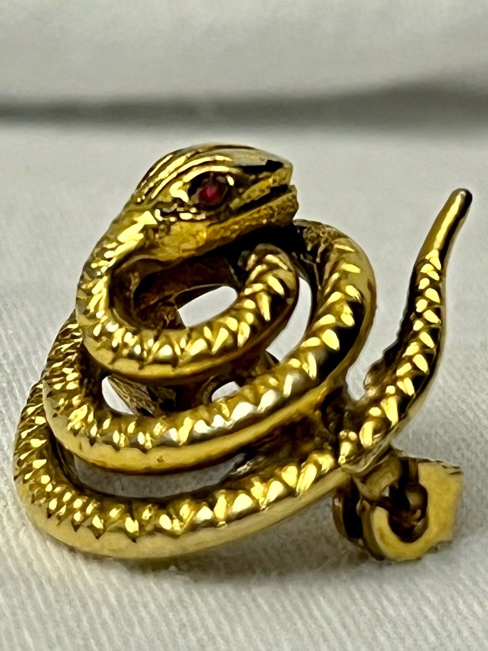 Vtg 50s Coiled Snake Lapel Pin Brooch Gold Tone Red Rhinestone Jewel Eye Patina